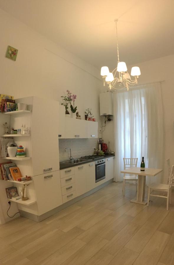 Casa Theodor B&B Napoli Bagian luar foto