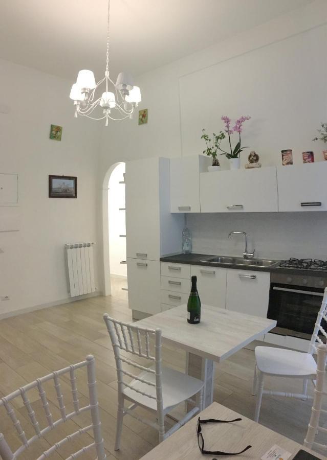 Casa Theodor B&B Napoli Bagian luar foto